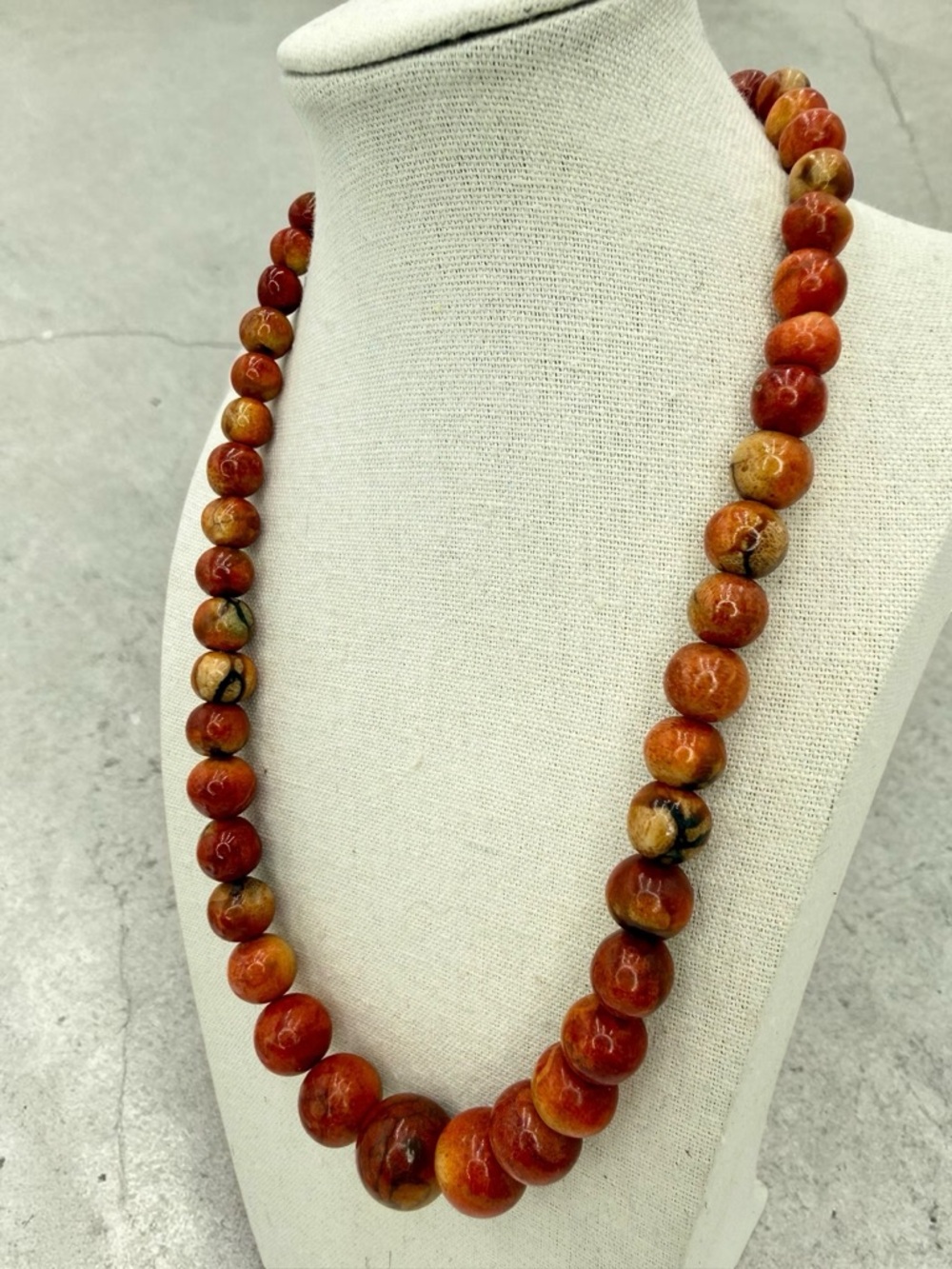 Vintage Chunky Apple Coral Graduated Bead Necklace 18” 80g Barrel Clasp Boho Lux - Picture 6 of 17